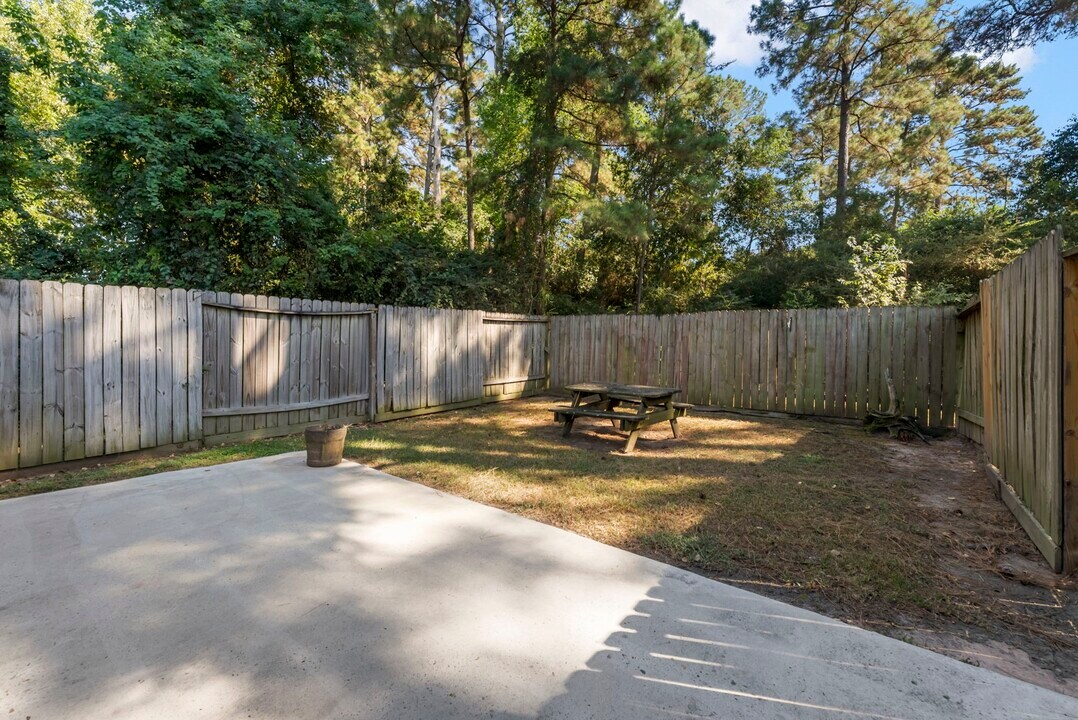 620 Foster St in Tomball, TX - Building Photo