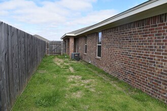 205 Coby Dr in Troy, TX - Building Photo - Building Photo