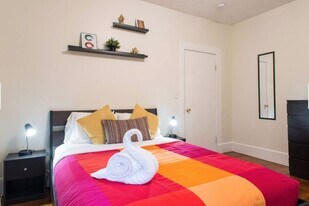 123 Brook St, Unit 2 in Brookline, MA - Building Photo