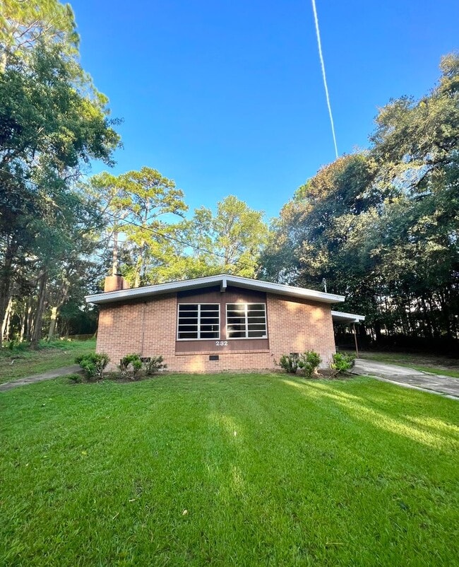 property at 232 Westminster Dr