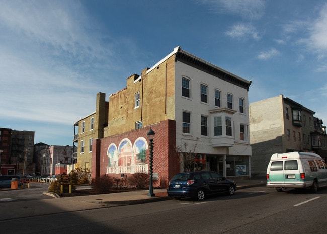 57 W Franklin St in Hagerstown, MD - Building Photo - Building Photo