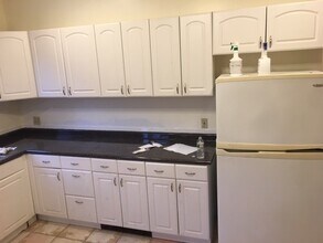 369 Centre St, Unit 002R in Boston, MA - Building Photo - Building Photo