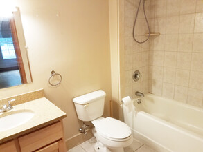 2440 Massachusetts Ave, Unit #7 in Cambridge, MA - Building Photo - Building Photo