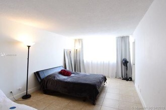 1904 S Ocean Dr-Unit -50E in Hallandale Beach, FL - Building Photo - Building Photo