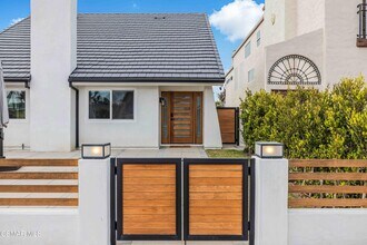 5113 Whitecap St in Oxnard, CA - Building Photo - Building Photo