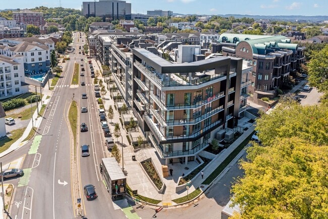 321 31st Ave N in Nashville, TN - Building Photo - Building Photo