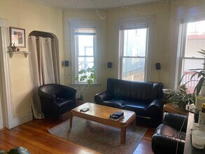 2 Imrie Rd, Unit 1 in Boston, MA - Building Photo - Building Photo