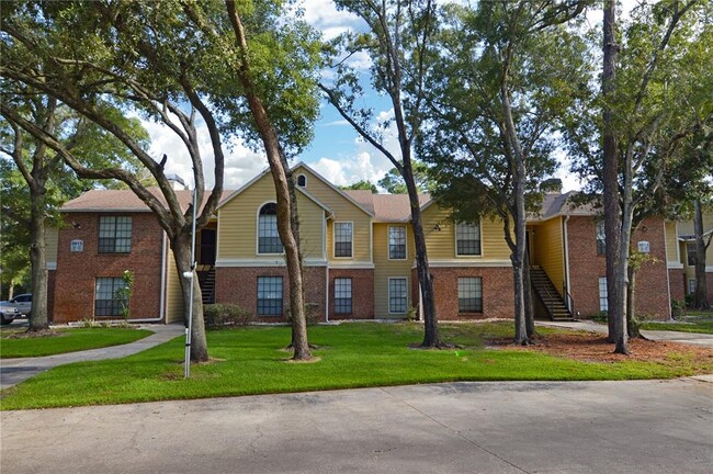 8613 Mallard Reserve Dr in Tampa, FL - Building Photo - Building Photo