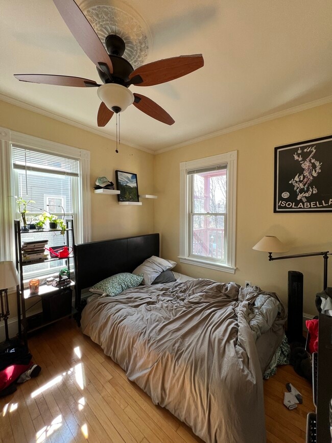 176 Elm St, Unit 3 in North Cambridge, MA - Foto de edificio - Building Photo