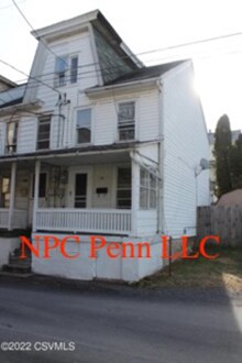 property at 918 W Wood St