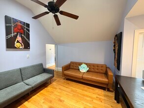 341 Linwood Ave in Newton, MA - Foto de edificio - Building Photo