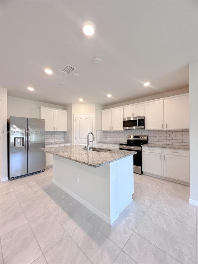 5292 Jasper Square in Vero Beach, FL - Building Photo - Building Photo