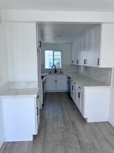 1010 Orange Grove Ave, Unit D in Glendale, CA - Building Photo - Building Photo