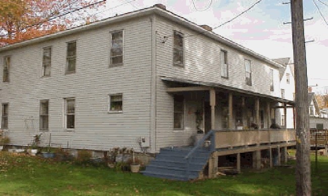 10825 Utley Ave in Conneaut Lake, PA - Building Photo - Building Photo