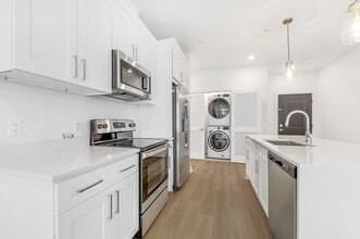 74 Clarendon Pl in Hackensack, NJ - Building Photo - Building Photo