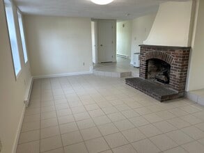 182-186 Marlborough St in East Greenwich, RI - Foto de edificio - Building Photo