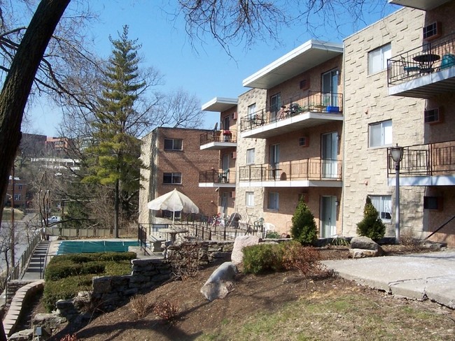 Lafayette Hills in Cincinnati, OH - Building Photo - Building Photo