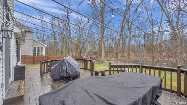 83 Huntingwood Dr in East Amherst, NY - Building Photo - Building Photo