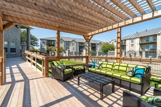 Eagle Run Apartments in Omaha, NE - Foto de edificio - Building Photo