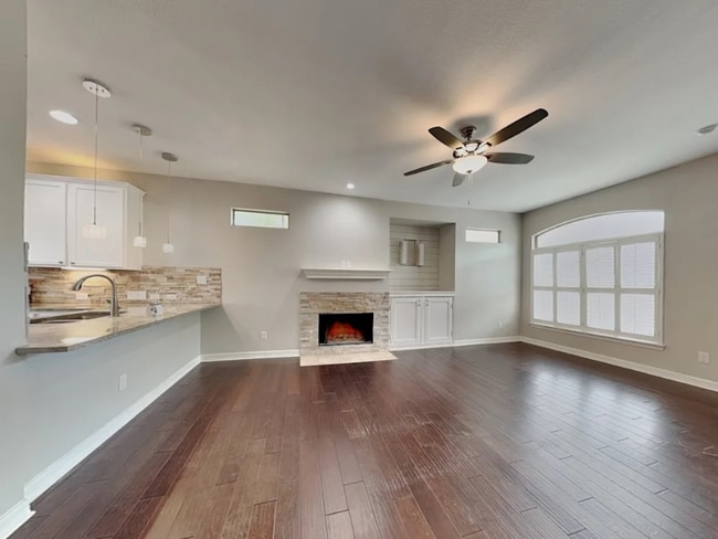 1029 Thomas Ln in Dripping Springs, TX - Building Photo - Building Photo