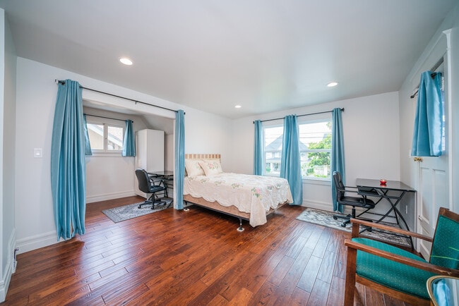 property at 2501 Juliet St