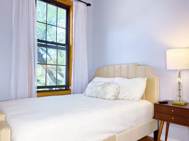 Furnished room/NOT APARTMENT, Unit 3 in Brooklyn, NY - Foto de edificio - Building Photo