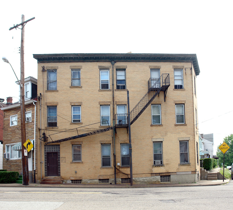 619 S Millvale Ave in Pittsburgh, PA - Building Photo