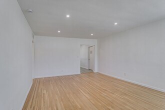 1105 Vanderbilt Dr in Bakersfield, CA - Building Photo - Building Photo