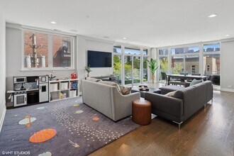 236 S Racine Ave in Chicago, IL - Building Photo - Building Photo