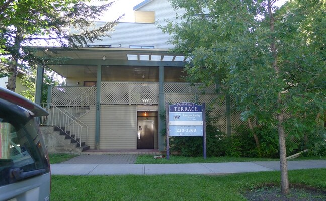 Capital Hill Terrace in Calgary, AB - Building Photo