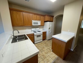 615 Madeline Jane Lane in Reno, NV - Building Photo - Building Photo