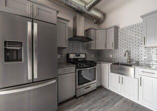 490 Pearl St in Buffalo, NY - Building Photo - Building Photo