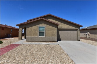 741 Nuevo Desierto Dr in Horizon City, TX - Building Photo - Building Photo