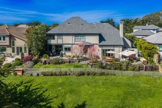 44 Fairway Pl in Half Moon Bay, CA - Building Photo - Building Photo