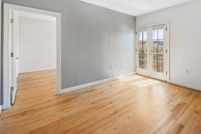 1820 Lancaster St, Unit 3-A in Baltimore, MD - Foto de edificio - Building Photo