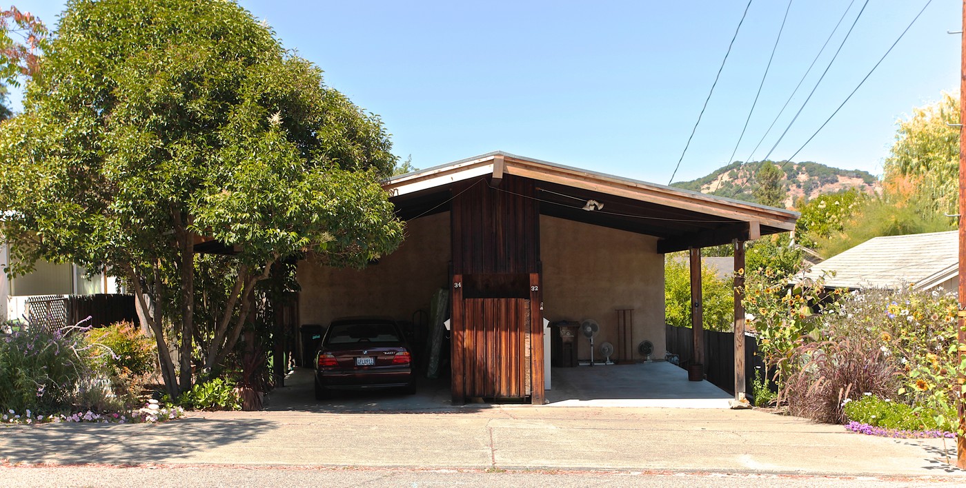 32-34 Clorinda Ave in San Rafael, CA - Building Photo