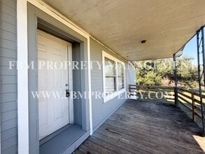 1054 Cosby Rd in Milford, TX - Building Photo - Building Photo