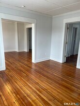 184 Meriden Rd in Waterbury, CT - Building Photo - Building Photo