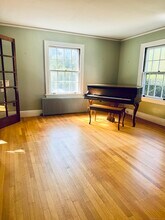 156 Ocean View Ave in Groton, CT - Building Photo - Building Photo
