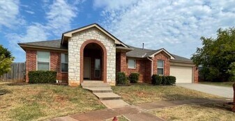 3117 Yosemite Dr in Norman, OK - Building Photo