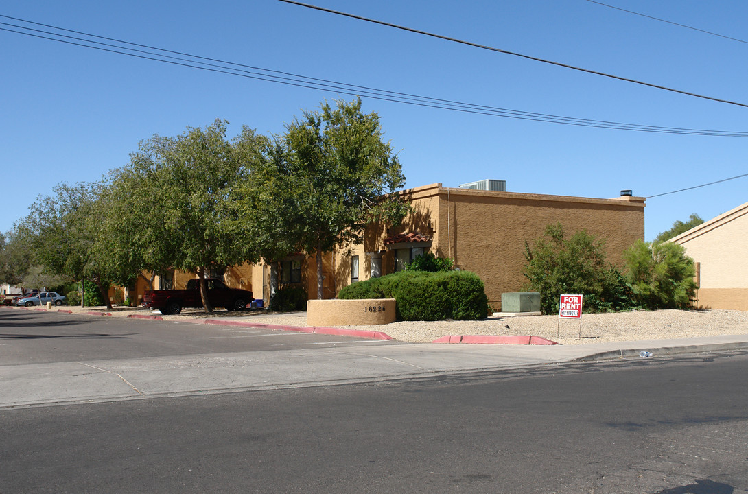 16226 N 31st St in Phoenix, AZ - Building Photo