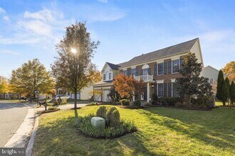 18953 Longhouse Pl in Leesburg, VA - Building Photo - Building Photo