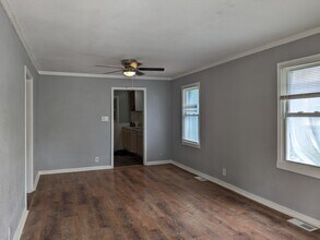 3927 Jackson Ave in Kansas City, MO - Building Photo - Building Photo