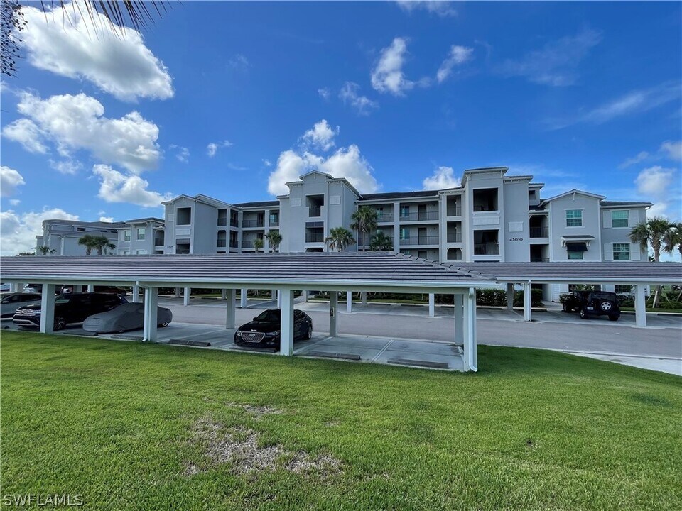 43010 Greenway Blvd in Punta Gorda, FL - Foto de edificio