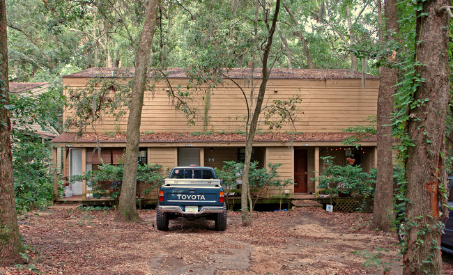 1351 Rumba Ln in Tallahassee, FL - Foto de edificio - Building Photo