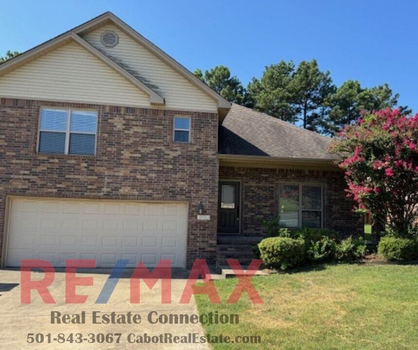 1725 Pioneer Dr in Cabot, AR - Building Photo