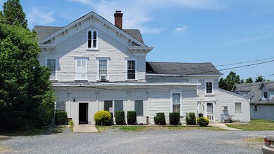 520 Highway 33 in Millstone Township, NJ - Building Photo - Building Photo