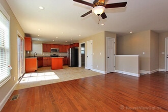 1633 Voyager Ct in Jackson, MO - Building Photo - Building Photo