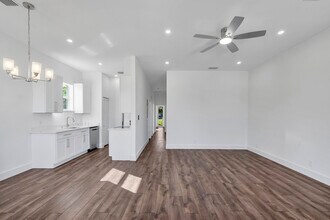 1573 W 16th St in West Palm Beach, FL - Building Photo - Building Photo