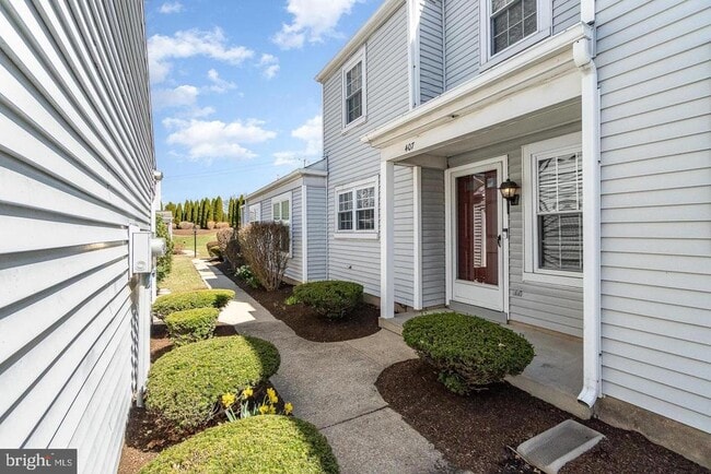 407 Cambridge Ct in Palmyra, PA - Foto de edificio - Building Photo